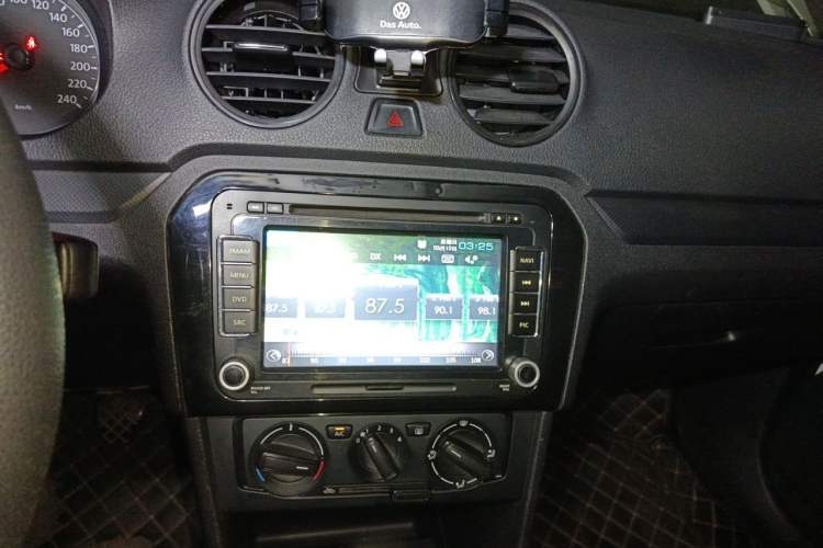 Used Volkswagen Jetta 2013 1.4L Manual Fashion Model Audio And AC Panel