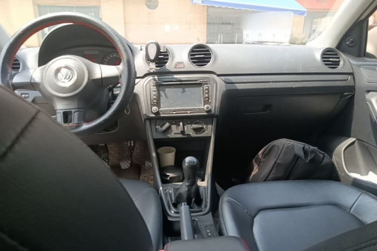 Used Volkswagen Jetta 2013 1.6L Manual Fashion Edition Center Console