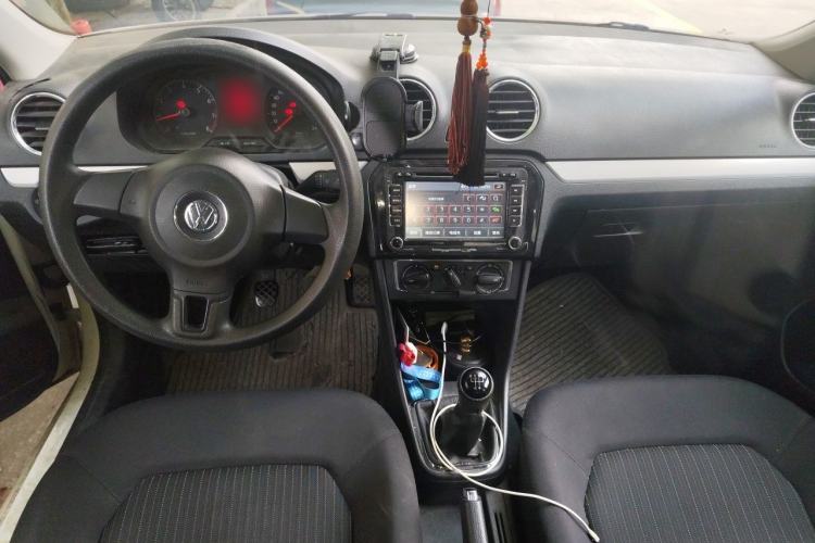 Used Volkswagen Jetta 2013 1.6L Manual Comfort Model Center Console