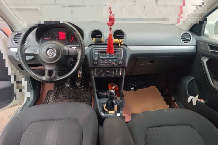 Used Volkswagen Jetta 2013 1.4L Manual Comfort Model Center Console