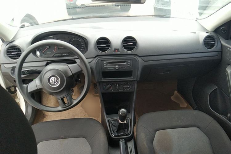 Used Volkswagen Jetta 2013 1.6L Manual Fashion Edition Center Console