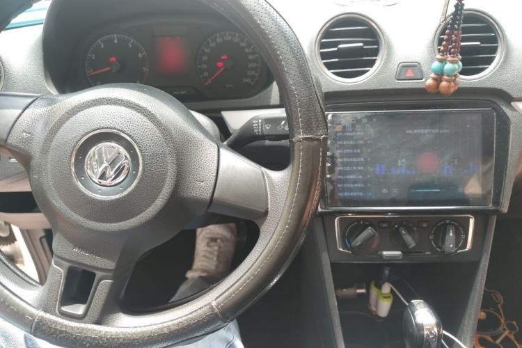Used Volkswagen Jetta 2013 1.6L Automatic Comfort Model Center Console