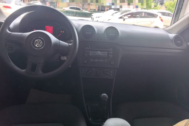Used Volkswagen Jetta  Center Console