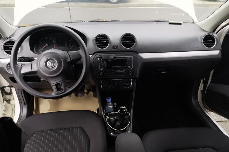 Used Volkswagen Jetta 2013 1.6L Manual Comfort Model Center Console