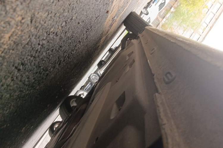 Used Volkswagen Jetta 2013 1.6L Manual Comfort Model Chassis Front Right