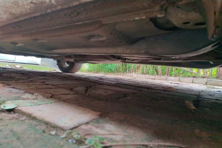 Used Volkswagen Jetta 2013 1.6L Manual Comfort Model Chassis Front Right