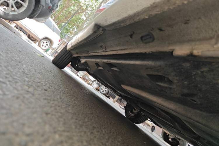 Used Volkswagen Jetta 2013 1.6L Manual Fashion Edition Chassis Front Right