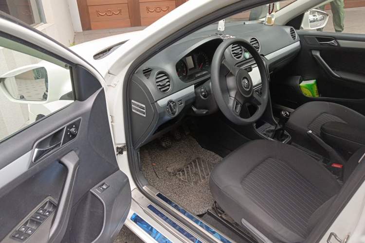 Used Volkswagen Jetta 2013 1.6L Manual Comfort Model Driver Seat