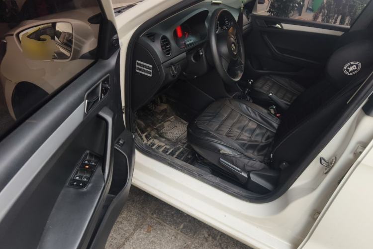 Used Volkswagen Jetta 2013 1.6L Manual Comfort Model Driver Seat