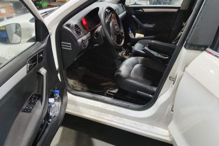Used Volkswagen Jetta 2013 1.6L Manual Comfort Model Driver Seat