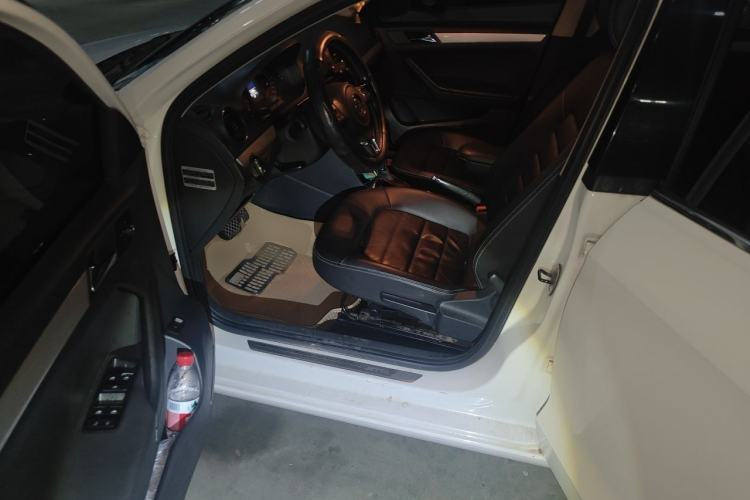 Used Volkswagen Jetta 2013 1.6L Automatic Luxury Model Driver Seat