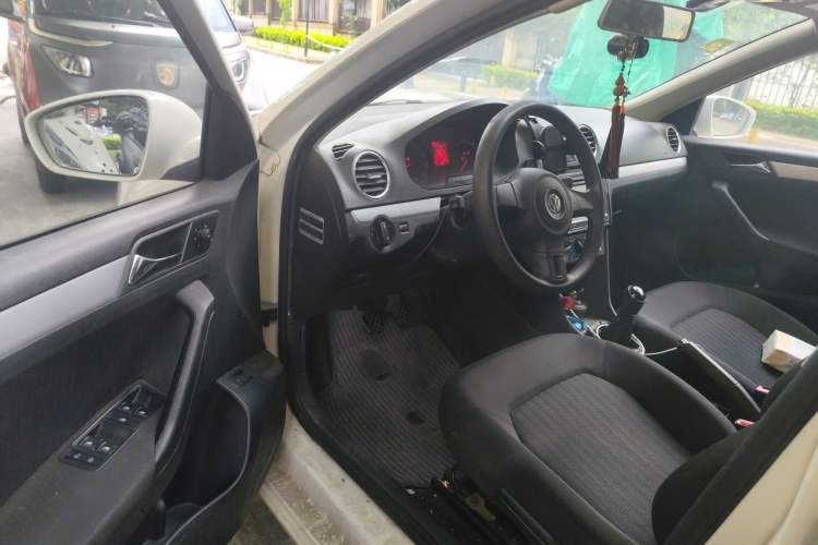 Used Volkswagen Jetta 2013 1.6L Manual Comfort Model Driver Seat
