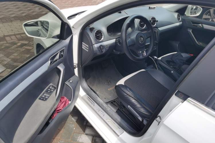 Used Volkswagen Jetta 2013 1.6L Automatic Comfort Model Driver Seat