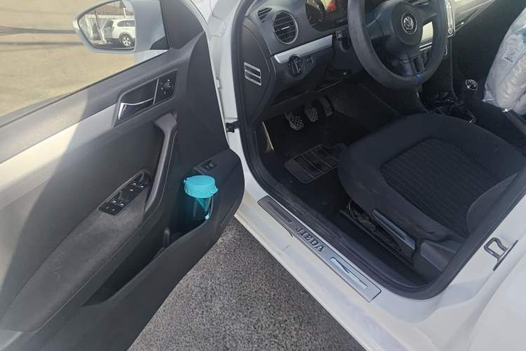 Used Volkswagen Jetta 2013 1.6L Manual Comfort Model Driver Seat