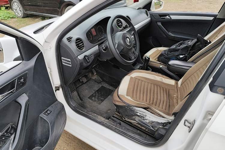 Used Volkswagen Jetta 2013 1.6L Manual Comfort Model Driver Seat