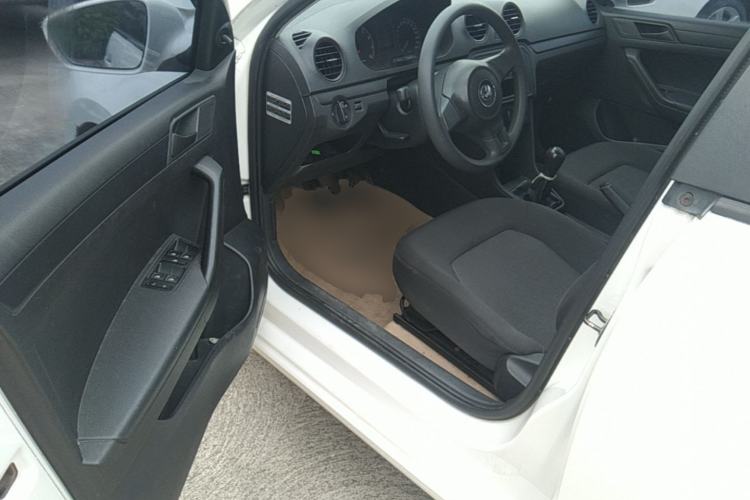 Used Volkswagen Jetta 2013 1.6L Manual Fashion Edition Driver Seat