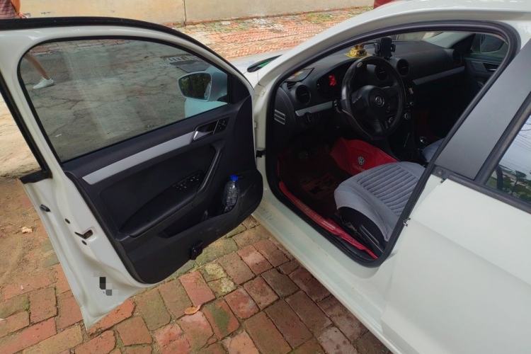 Used Volkswagen Jetta 2013 1.6L Manual Comfort Model Driver Seat