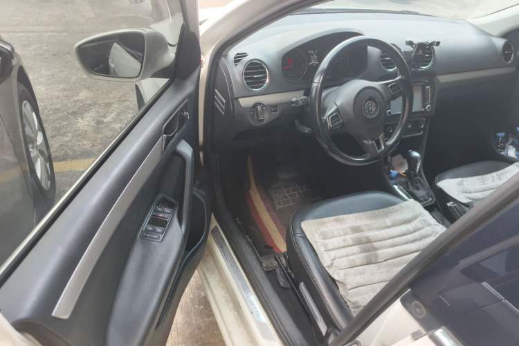 Used Volkswagen Jetta 2013 1.6L Automatic Luxury Model Driver Seat