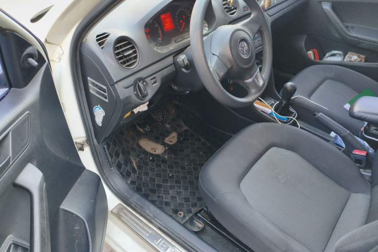 Used Volkswagen Jetta 2013 1.6L Manual Fashion Edition Driver Seat