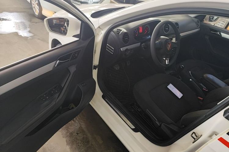Used Volkswagen Jetta 2013 1.6L Manual Comfort Model Driver Seat