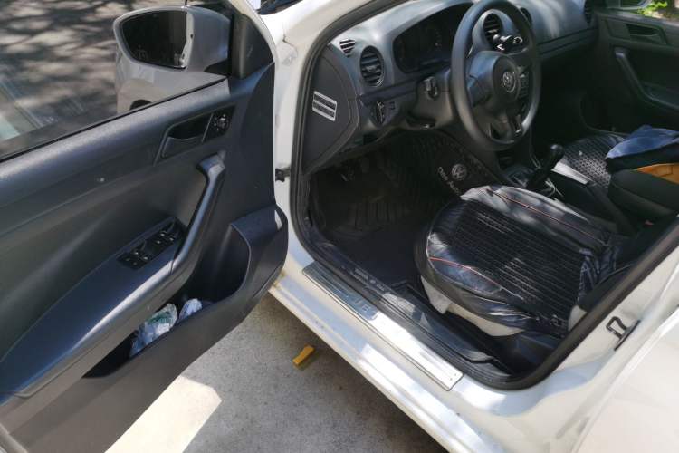 Used Volkswagen Jetta 2013 1.6L Manual Fashion Edition Driver Seat