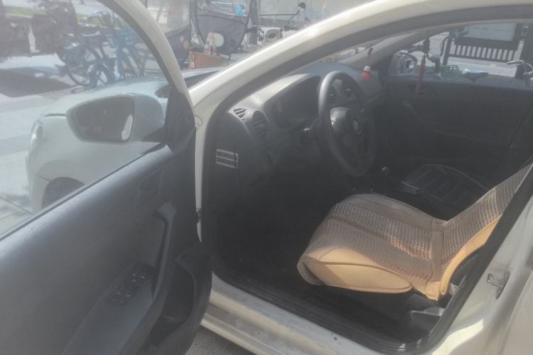 Used Volkswagen Jetta 2013 1.4L Manual Fashion Model Driver Seat