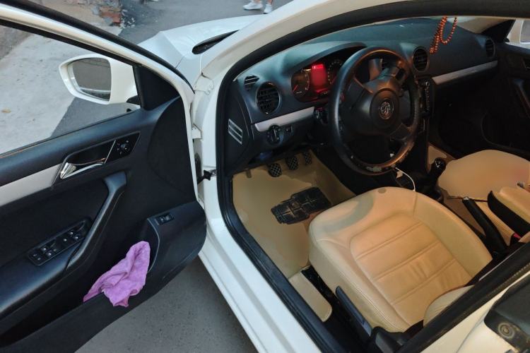 Used Volkswagen Jetta 2013 1.6L Manual Comfort Model Driver Seat