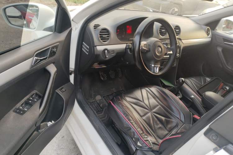 Used Volkswagen Jetta 2013 1.6L Manual Comfort Model Driver Seat