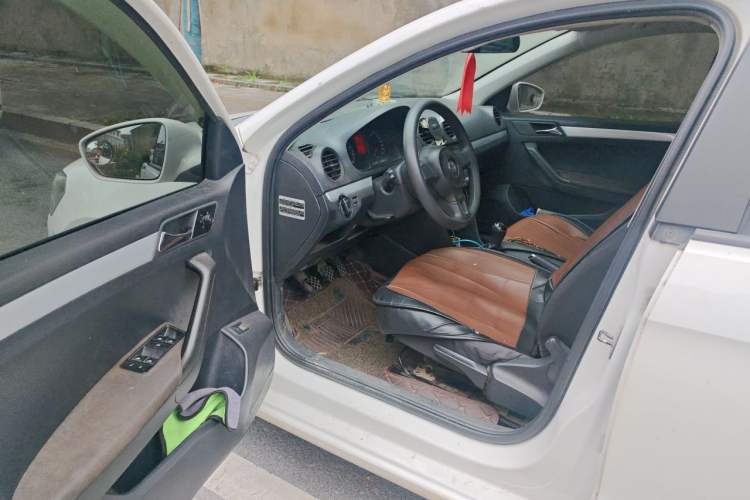 Used Volkswagen Jetta 2013 1.6L Manual Comfort Model Driver Seat