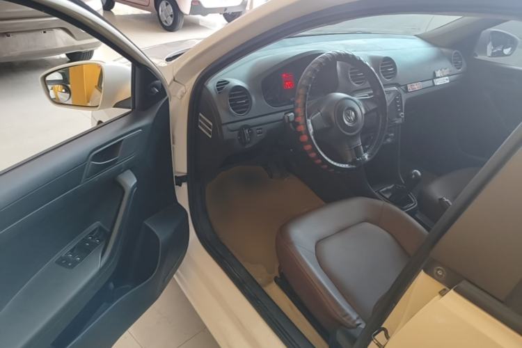 Used Volkswagen Jetta 2013 1.6L Manual Fashion Edition Driver Seat