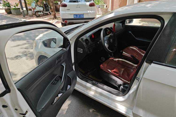 Used Volkswagen Jetta 2013 1.6L Manual Fashion Edition Driver Seat