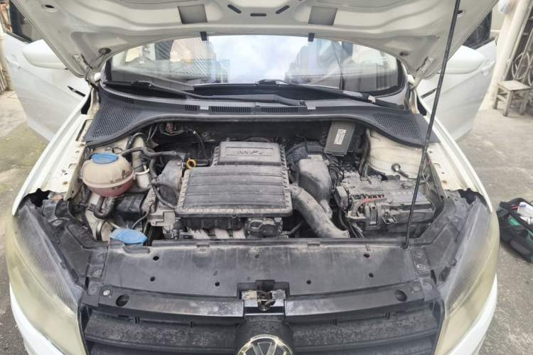 Used Volkswagen Jetta 2013 1.6L Manual Fashion Edition Engine Bay
