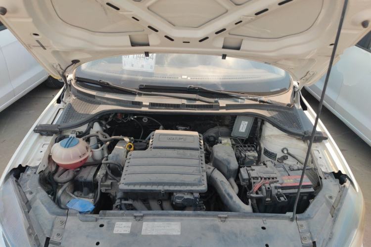 Used Volkswagen Jetta 2013 1.6L Manual Fashion Edition Engine Bay