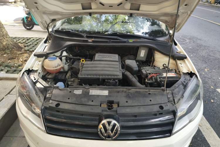Used Volkswagen Jetta 2013 1.6L Manual Fashion Edition Engine Bay