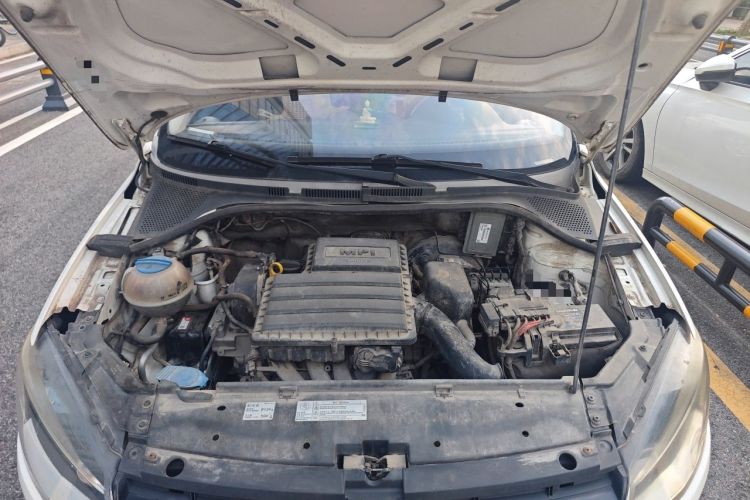 Used Volkswagen Jetta 2013 1.6L Manual Fashion Edition Engine Bay