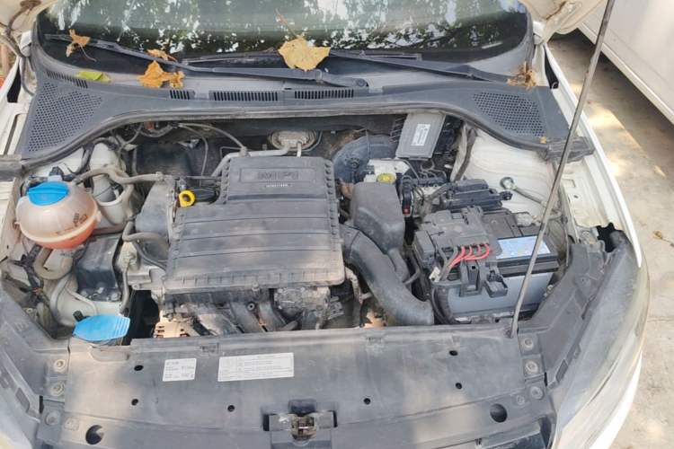 Used Volkswagen Jetta 2013 1.6L Automatic Fashion Model Engine Bay