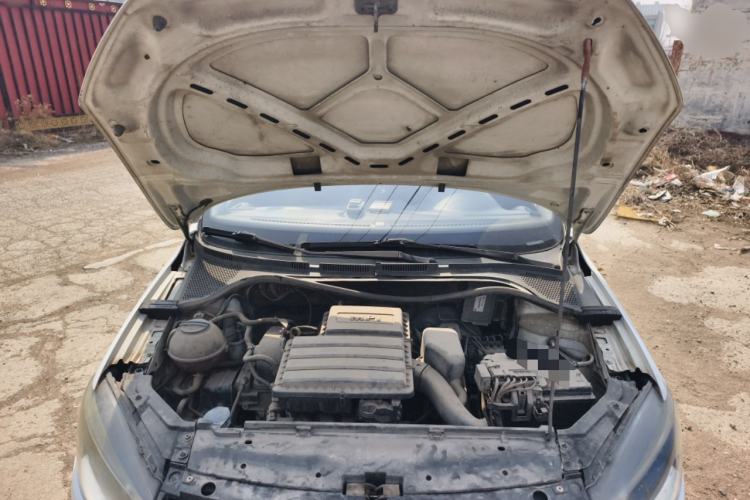 Used Volkswagen Jetta 2013 1.4L Manual Fashion Model Engine Bay