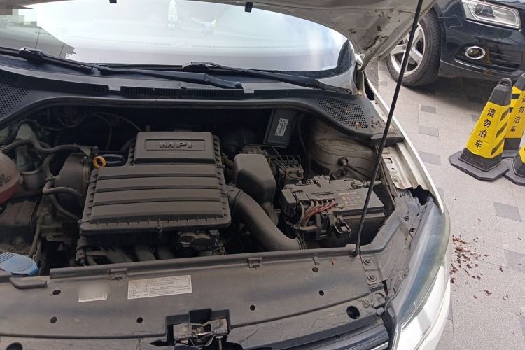 Used Volkswagen Jetta 2013 1.6L Manual Comfort Model Engine Bay Left