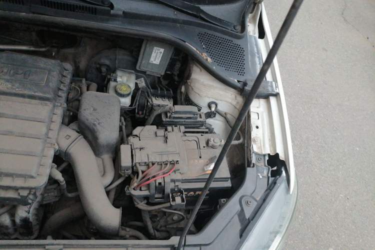 Used Volkswagen Jetta 2013 1.6L Automatic Comfort Model Engine Bay Left