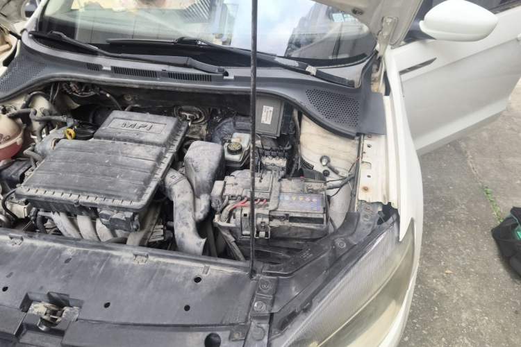 Used Volkswagen Jetta 2013 1.6L Manual Fashion Edition Engine Bay Left