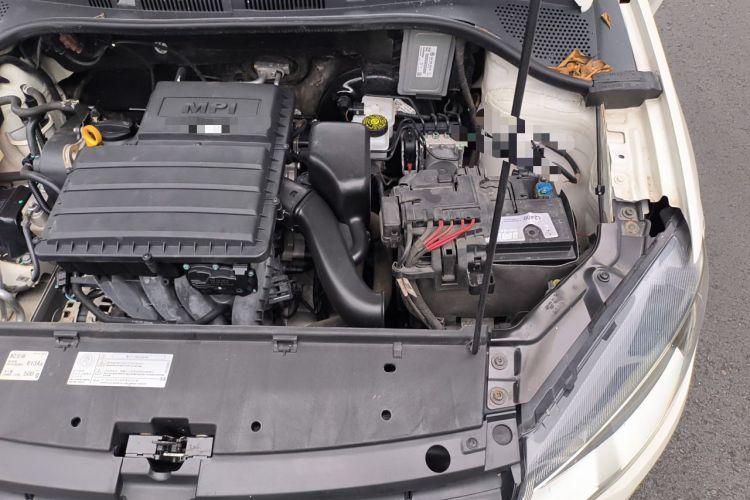 Used Volkswagen Jetta 2013 1.6L Manual Fashion Edition Engine Bay Left
