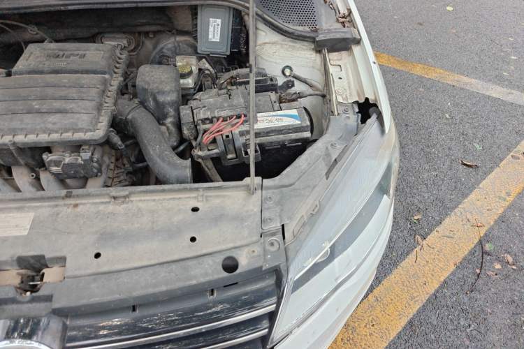 Used Volkswagen Jetta 2013 1.6L Automatic Comfort Model Engine Bay Left