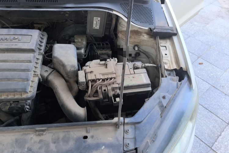 Used Volkswagen Jetta 2013 1.6L Manual Fashion Edition Engine Bay Left