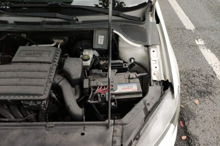 Used Volkswagen Jetta 2013 1.6L Automatic Fashion Model Engine Bay Left