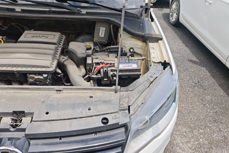 Used Volkswagen Jetta 2013 1.6L Automatic Fashion Model Engine Bay Left