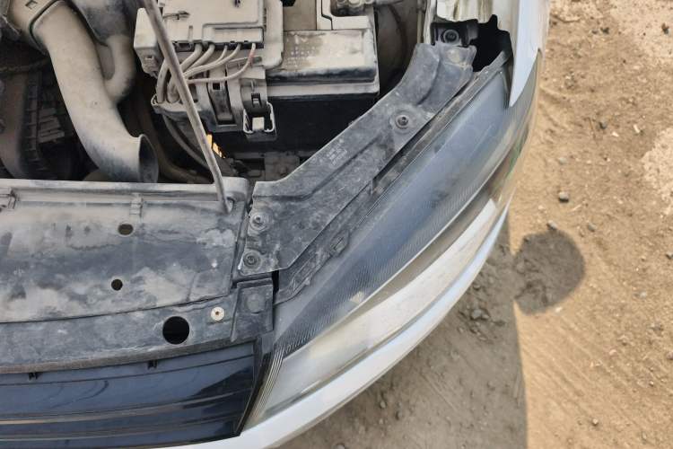Used Volkswagen Jetta 2013 1.4L Manual Fashion Model Engine Bay Left