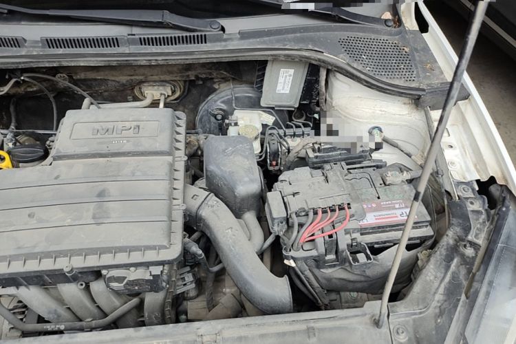 Used Volkswagen Jetta 2013 1.6L Automatic Comfort Model Engine Bay Left