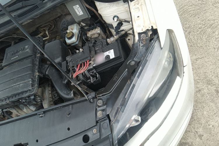 Used Volkswagen Jetta 2013 1.6L Manual Fashion Edition Engine Bay Left