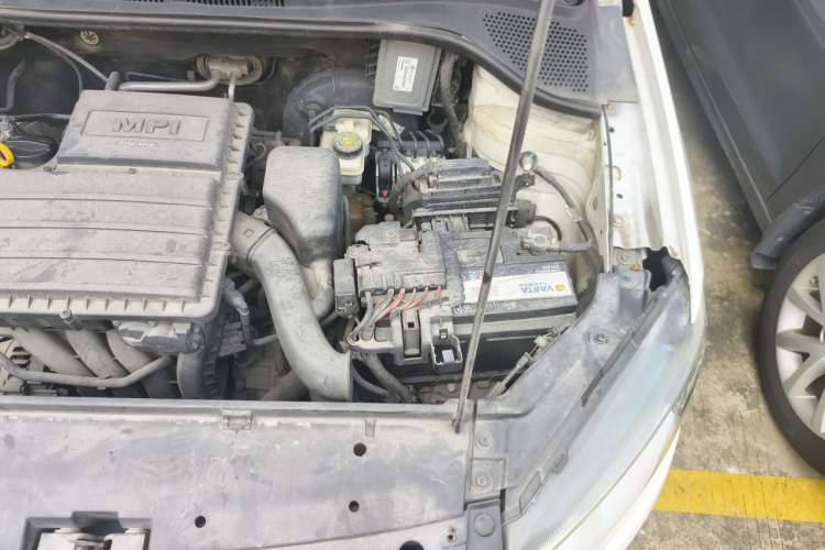 Used Volkswagen Jetta 2013 1.6L Automatic Luxury Model Engine Bay Left
