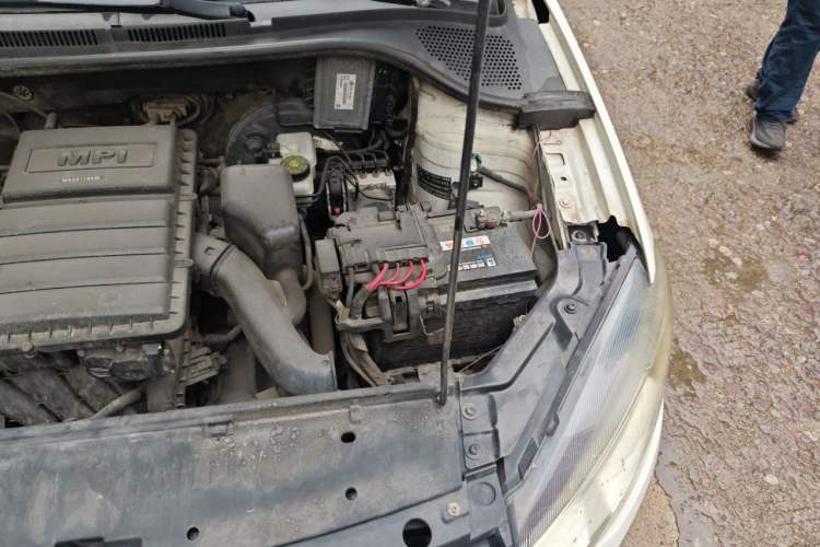 Used Volkswagen Jetta 2013 1.4L Manual Fashion Model Engine Bay Left